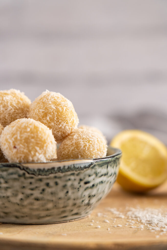 Lemon cheesecake bliss balls