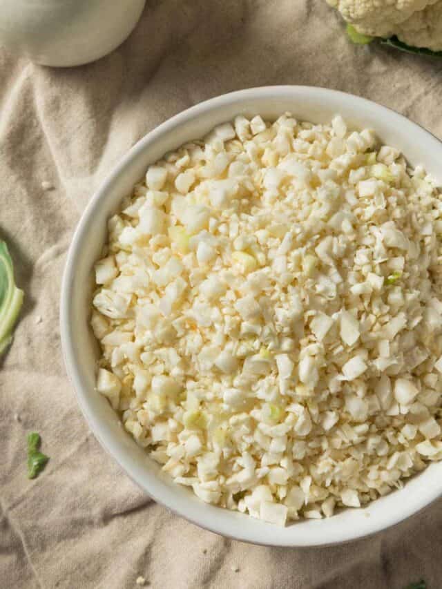 Cauliflower florets in a bowl.