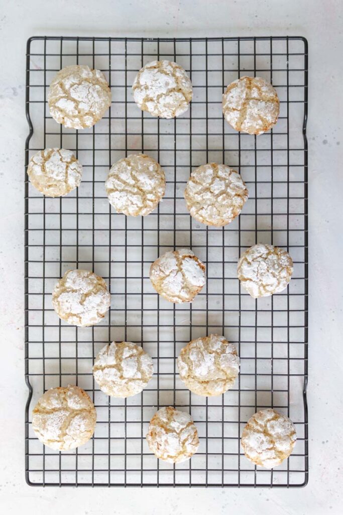 Crinkle cookies on a cooling rack.
