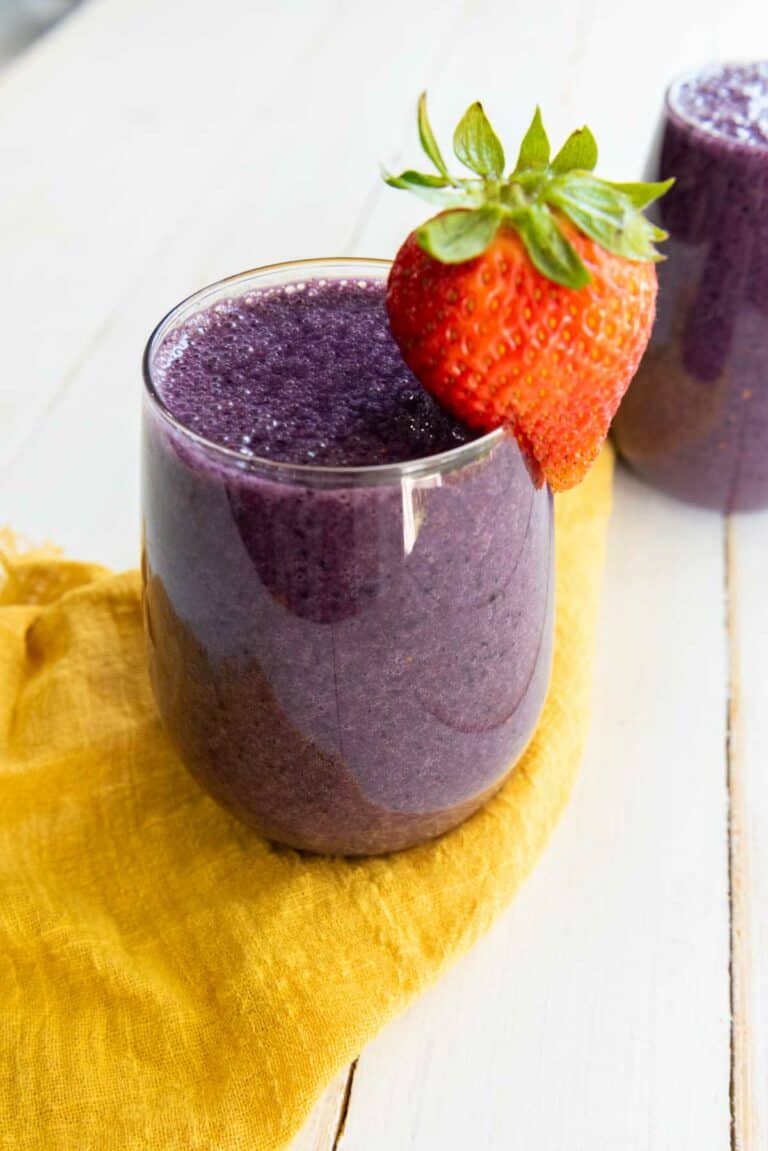Easy Vegan Berry Smoothie Recipe